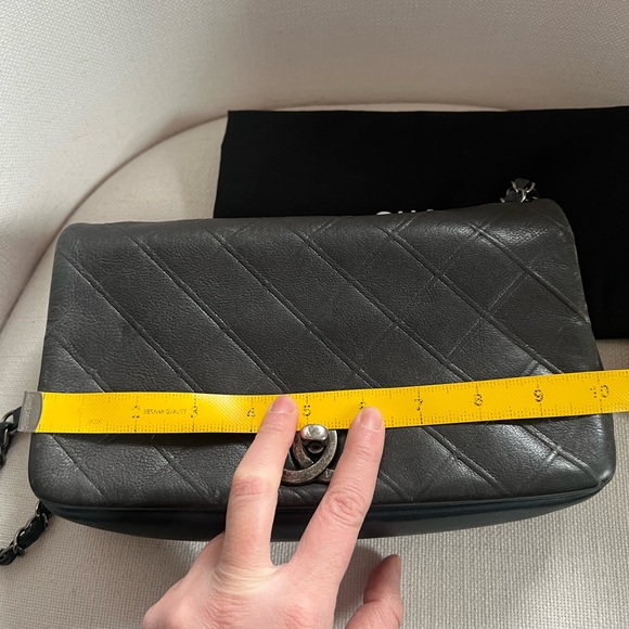 Chanel Black and blue Quilted Shoulder Bag - Picture 16 of 16